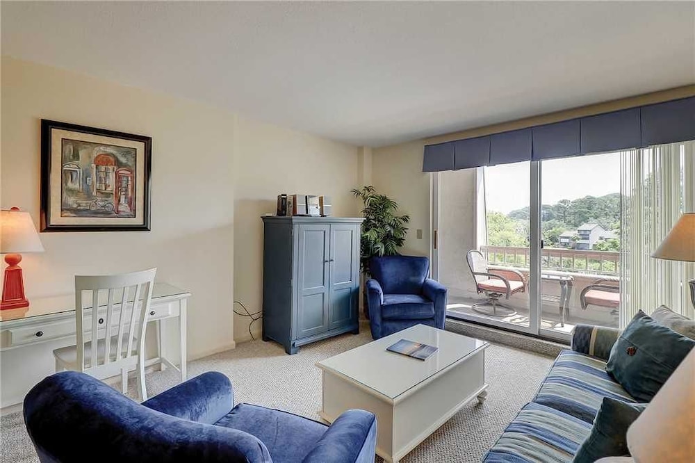 1044 Caravel Court at The Sea Pines Resort - photo 2