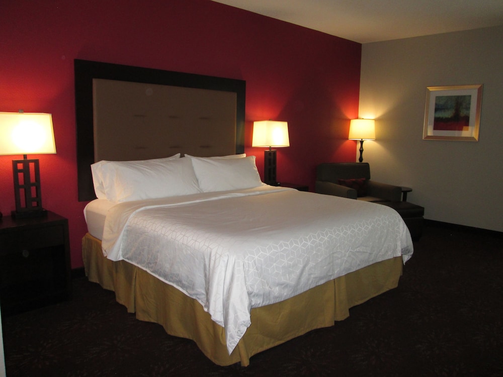Holiday Inn Express Cloverdale by IHG - photo 8