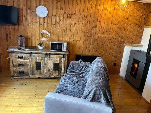Urige Idyllische Hutte Mit Sauna — Grainet