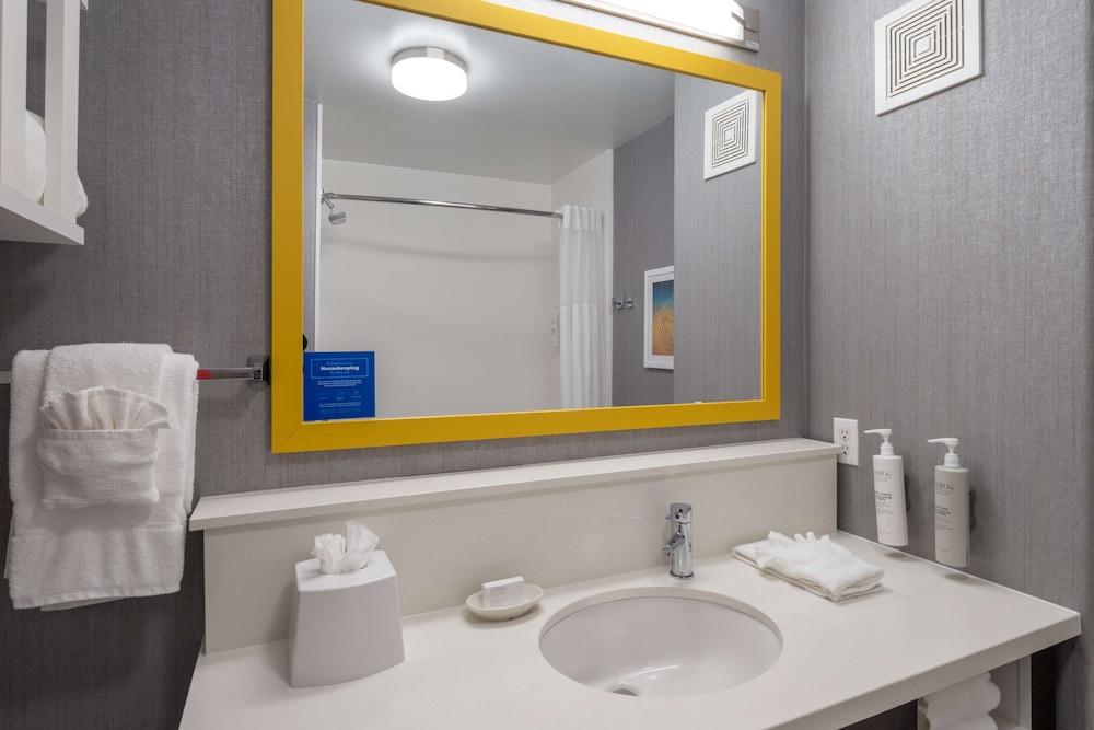 Hampton Inn & Suites Agoura Hills - photo 26