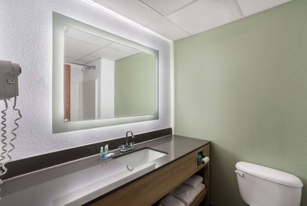 Quality Inn & Suites Monterey I 40 - photo 24