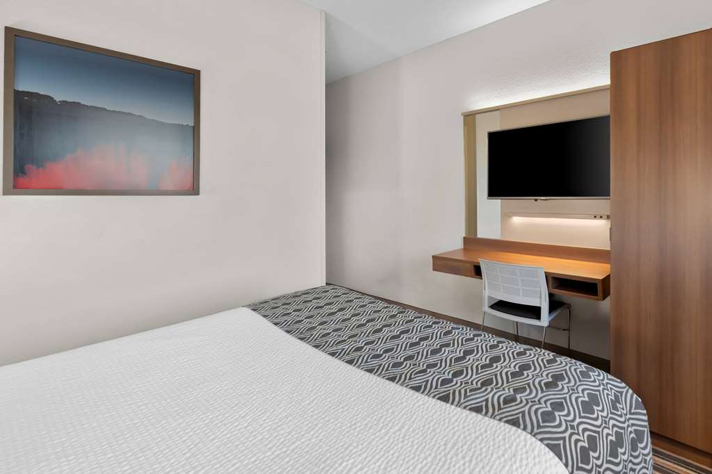 Microtel Inn & Suites by Wyndham Sweetwater - photo 33