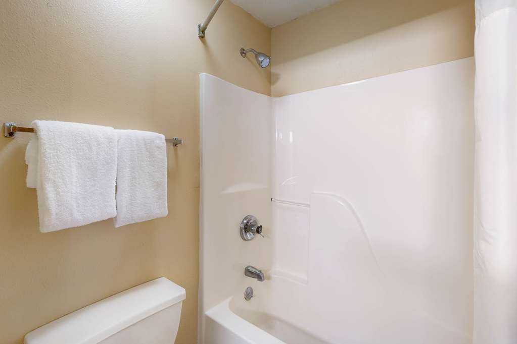 Quality Inn Storm Lake - photo 20