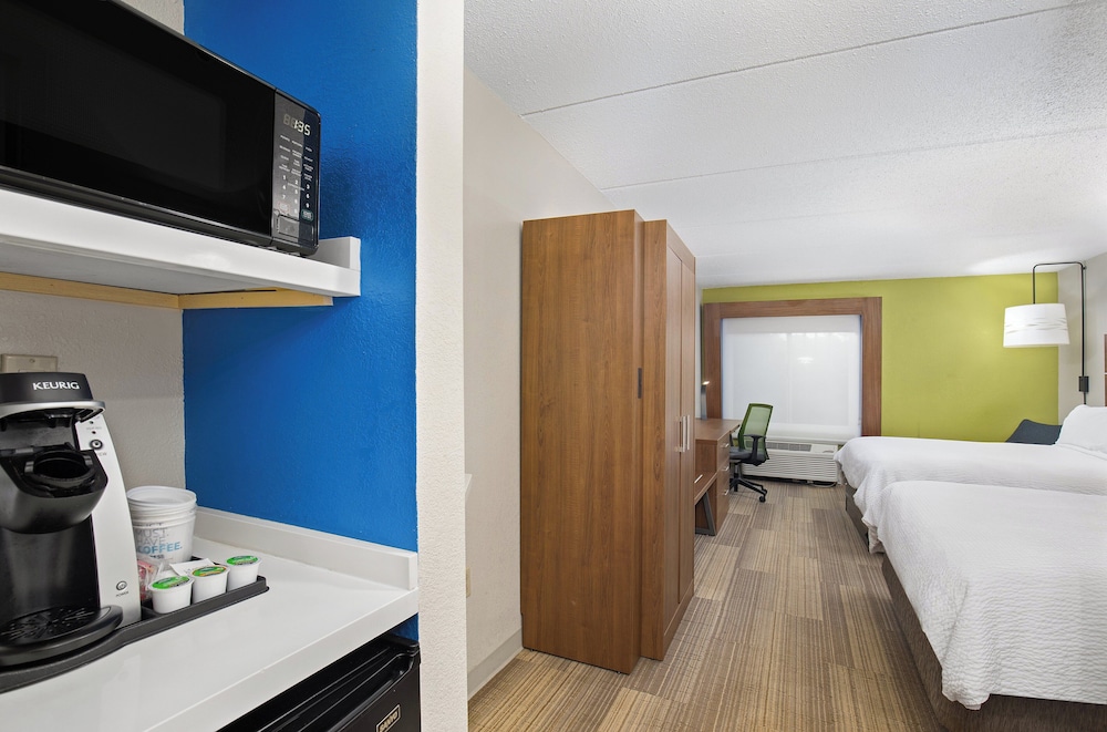 Holiday Inn Express Hotel and Suites Kings Mountain by IHG - photo 17