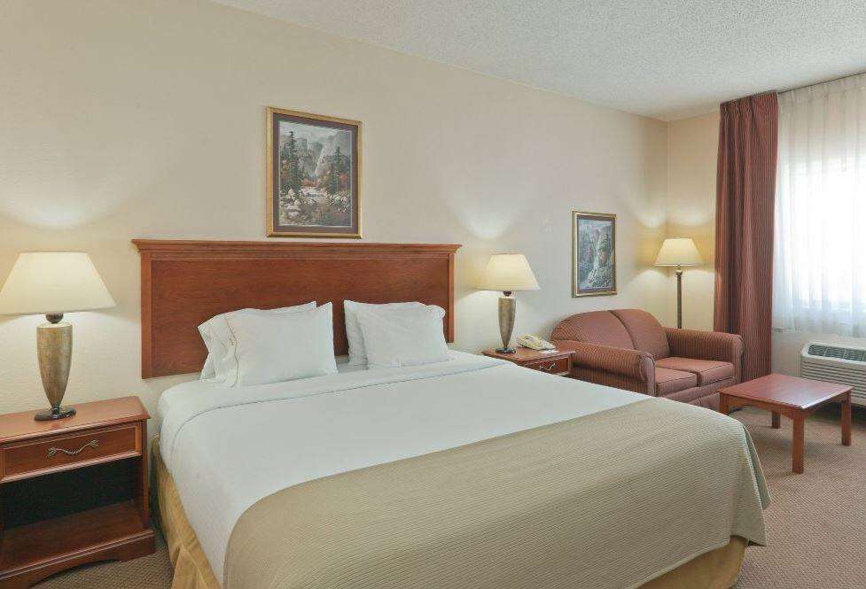 Baymont by Wyndham Portage Indiana Dunes - photo 11