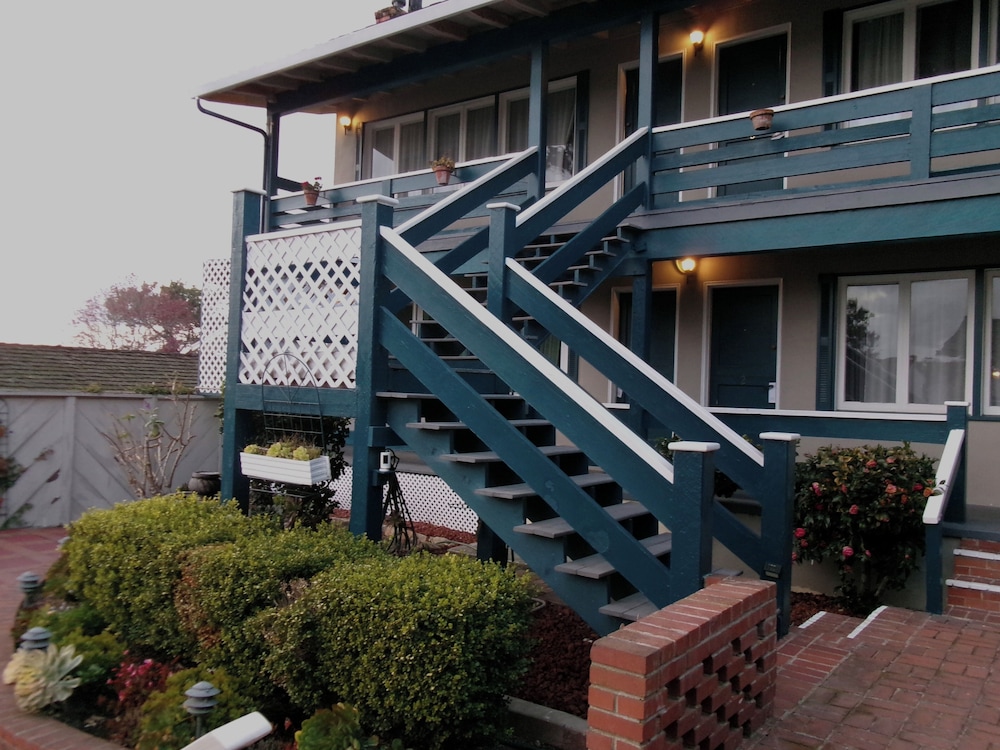 Carmel Wayfarer Inn - photo 17