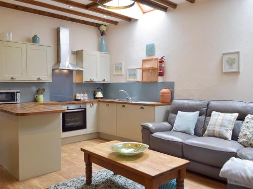 Old Rectory Cottage Dinas Country Club — 4-Star Luxury Hotel in Newport, United Kingdom