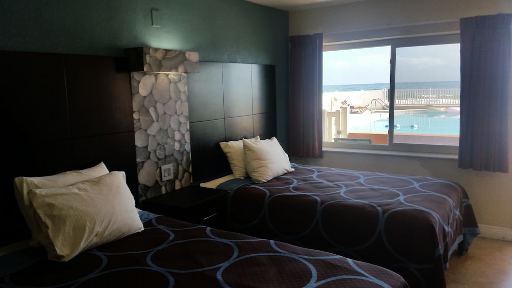 Driftwood Beach Motel - photo 8