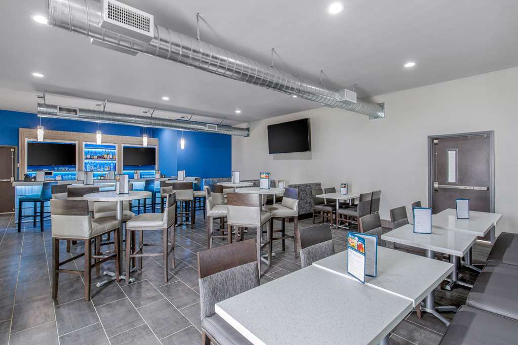 Clarion Inn & Suites DFW North - photo 40