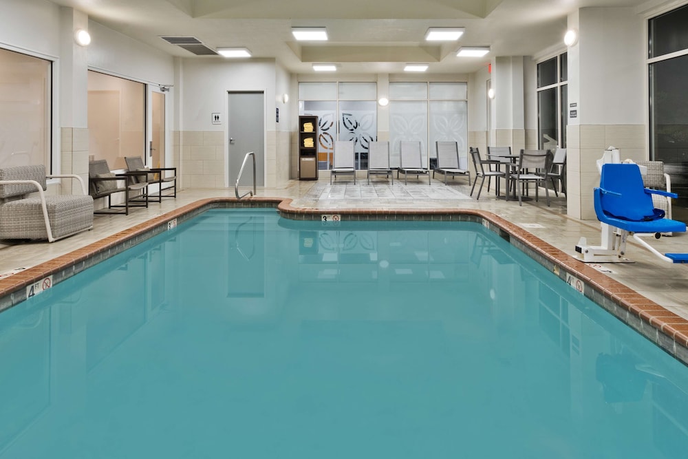 Hilton Garden Inn Birmingham Lakeshore Drive - photo 21