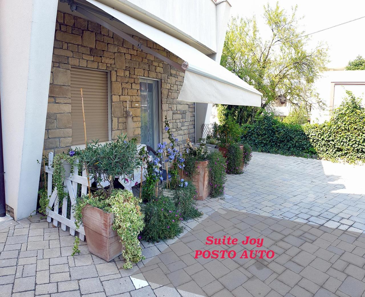 Casa Vacanza & Suite Joy — 4-Star Luxury Hotel in Peschiera Del Garda, Italy