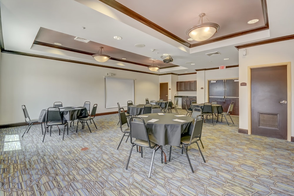 Holiday Inn Express & Suites Tampa USF Busch Gardens by IHG - photo 45