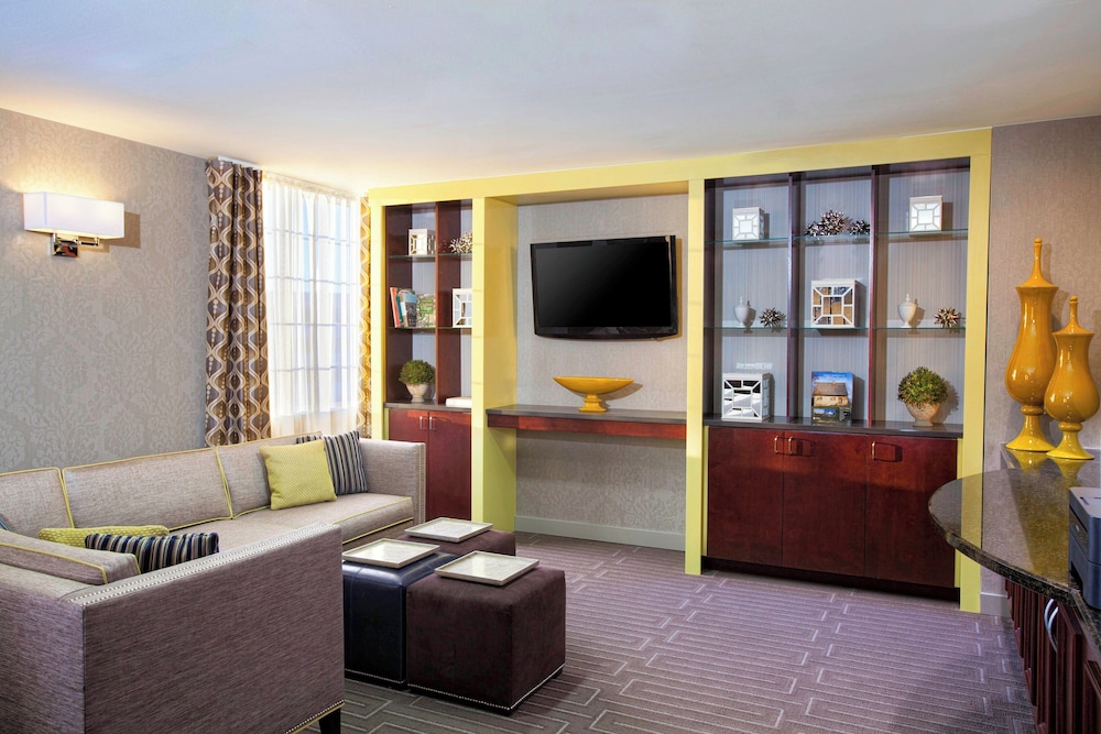 Sheraton Pittsburgh Airport Hotel - photo 27