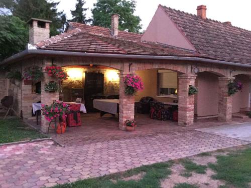 Holiday home Balatonbereny 9 — 4-Star Luxury Hotel in Balatonbereny, Hungary