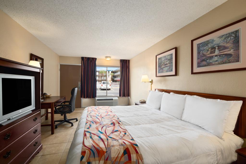 Days Inn Tampa North of Busch Gardens - photo 6