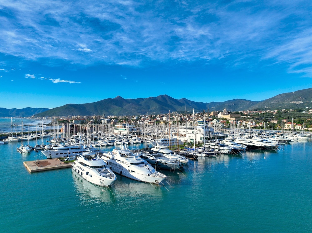 Albergo Yacht Club Marina di Loano in Loano, Italy
