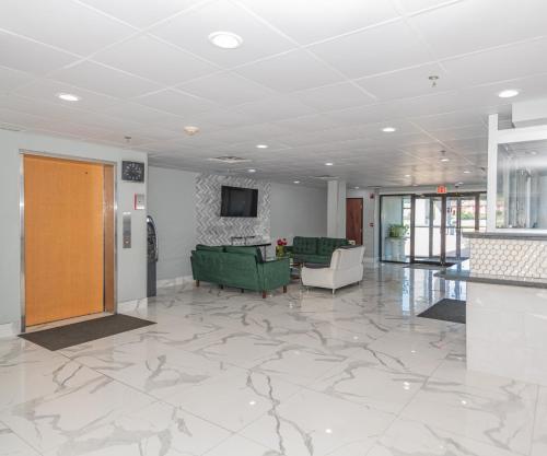 Jamestown inn & Suites - photo 35