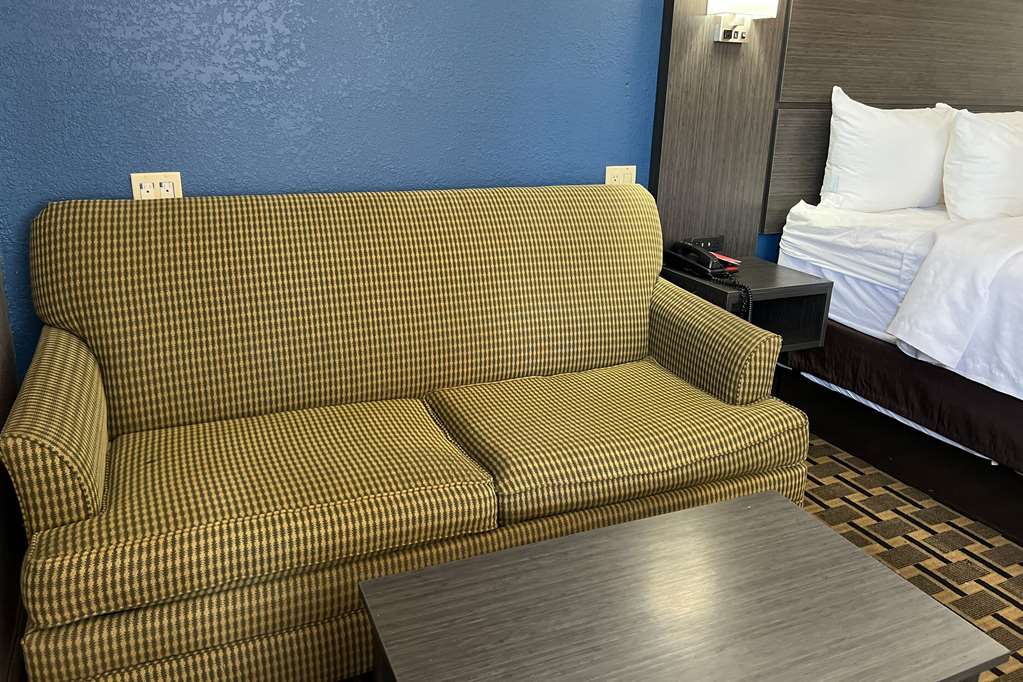 Quality Inn & Suites Louisville East - photo 35
