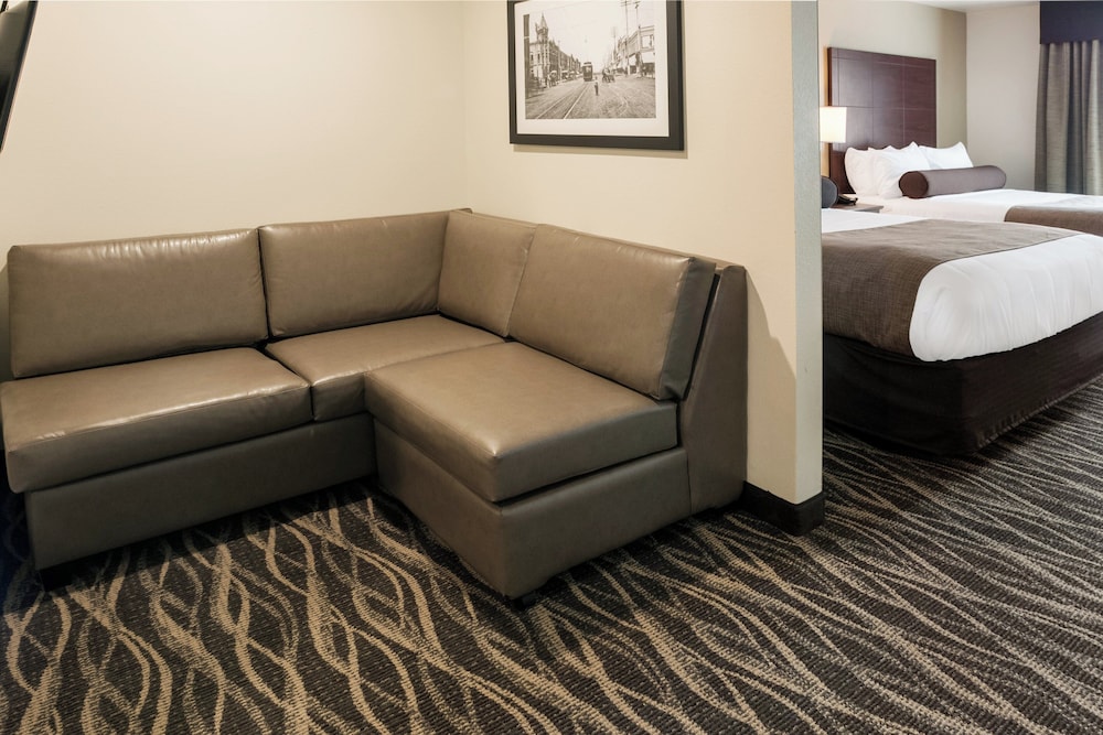 Cobblestone Hotel & Suites Appleton International Airport - photo 20