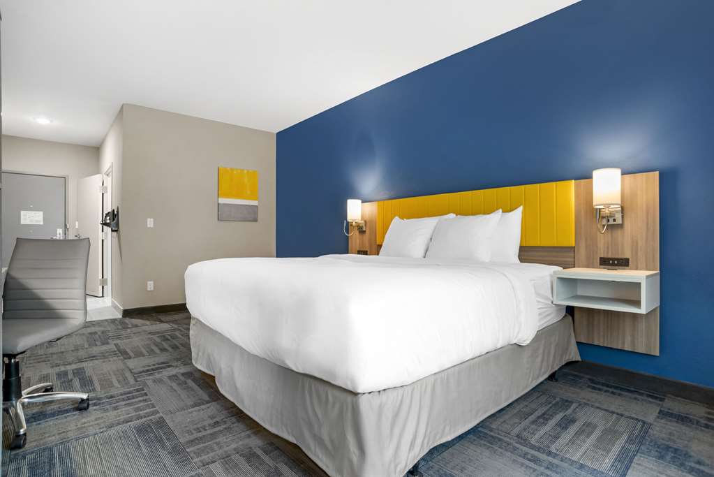 Comfort Inn and Suites Destin Near Henderson Beach - photo 32