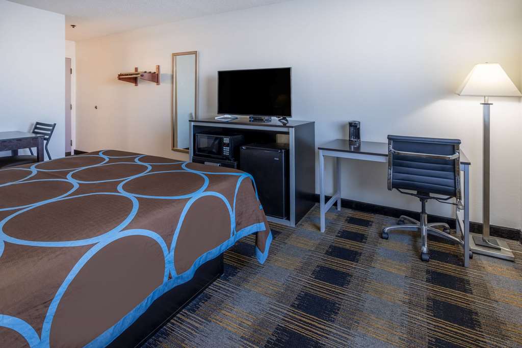 Super 8 by Wyndham Villa Rica - photo 11