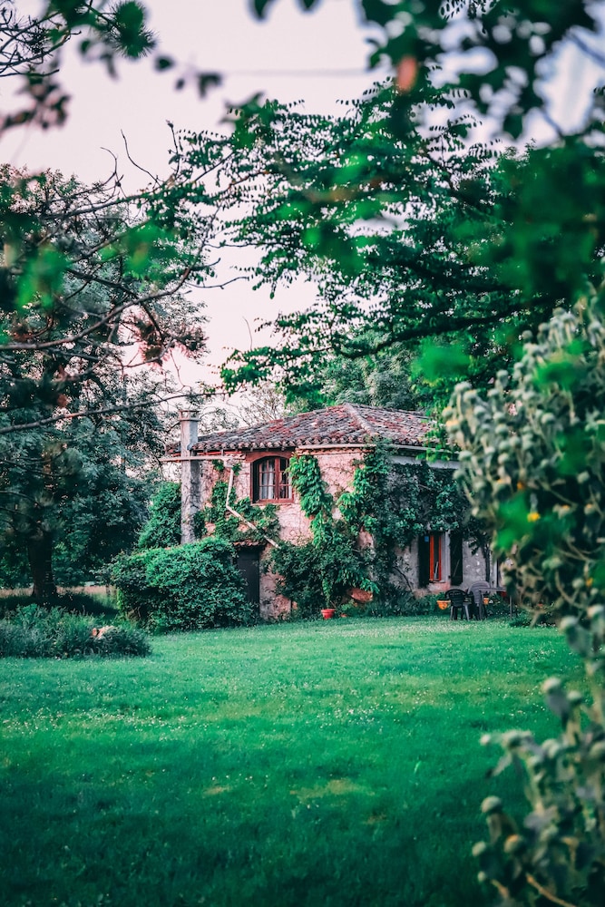 La Roane Yoga & Creativity Center — hotel in Caussade