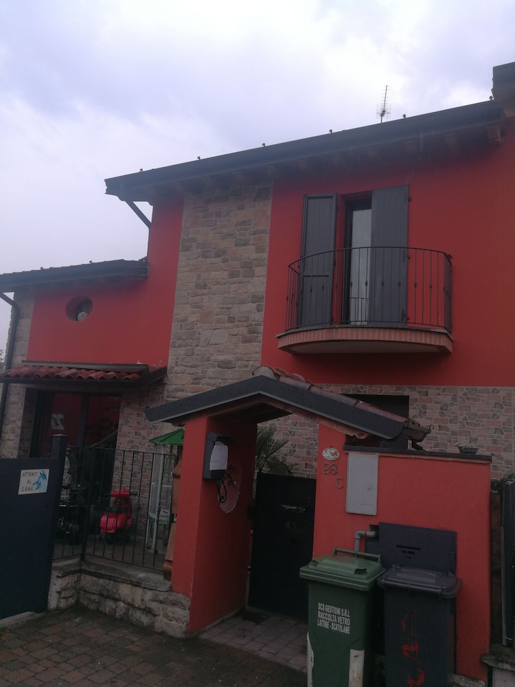 Uyutnaya Odnokomnatnaya S Balkonom Flat — Zvenigorod