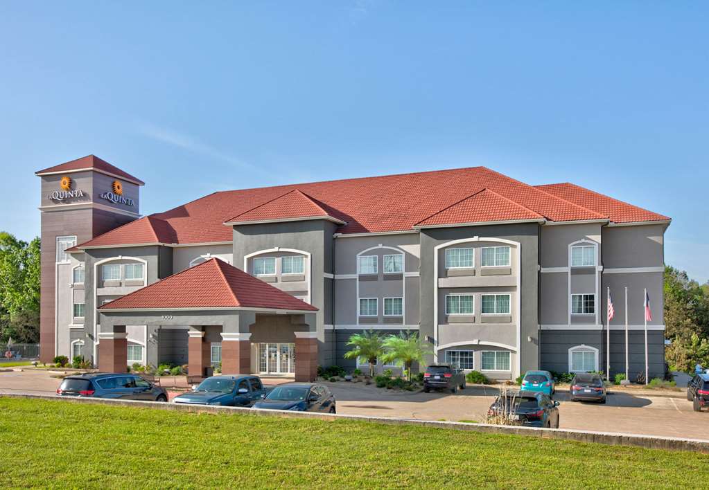 La Quinta Inn & Suites by Wyndham Palestine - photo 2