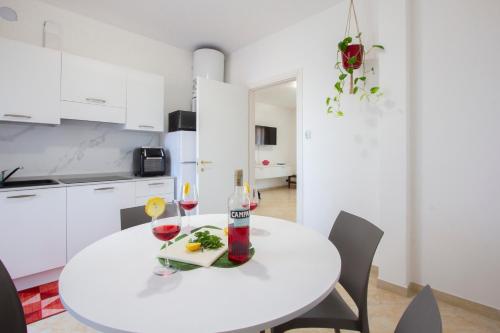 A5 Girasole Rho Fiera Mpx Three Room Double Amenities — 4-Star Luxury Hotel in Cesate, Italy