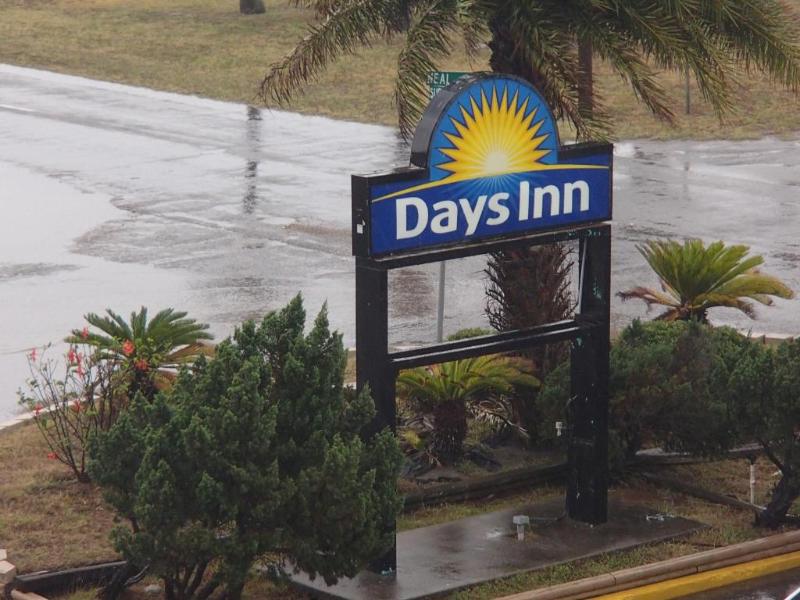 Days Inn by Wyndham Corpus Christi Beach — hotel in Corpus Christi