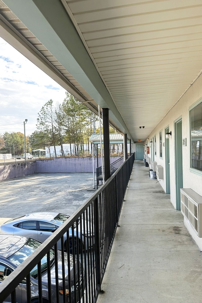 Garden Inn & Suites Georgia - photo 4