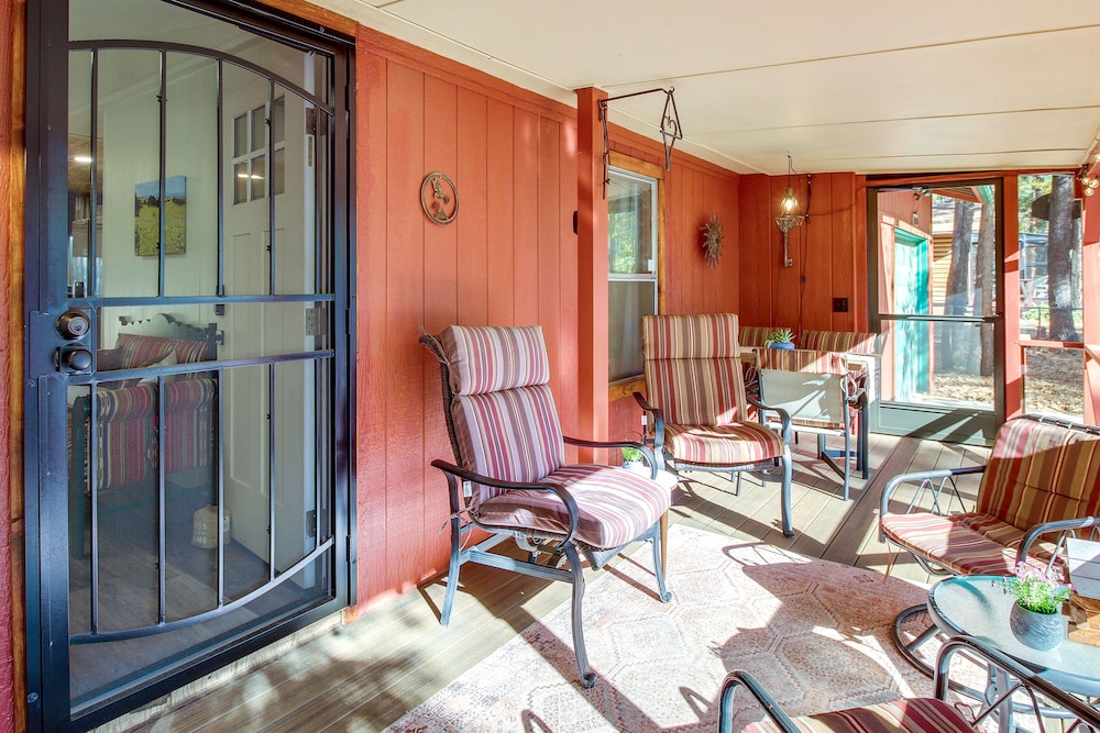 Pinetop lakeside Cabin Rental: Porch & Fire Pit - photo 4