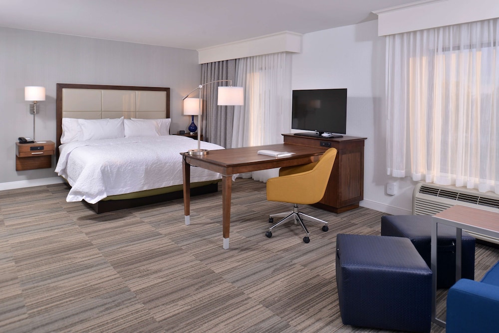 Hampton Inn & Suites Ann Arbor West - photo 24