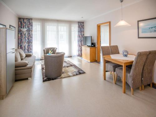 Dünenpark Binz Komfort Ferienwohnung mit 1 Schlafzimmer und Balkon im Obergeschoss 146 — 4-Star Luxury Hotel in Ostseebad Binz, Germany