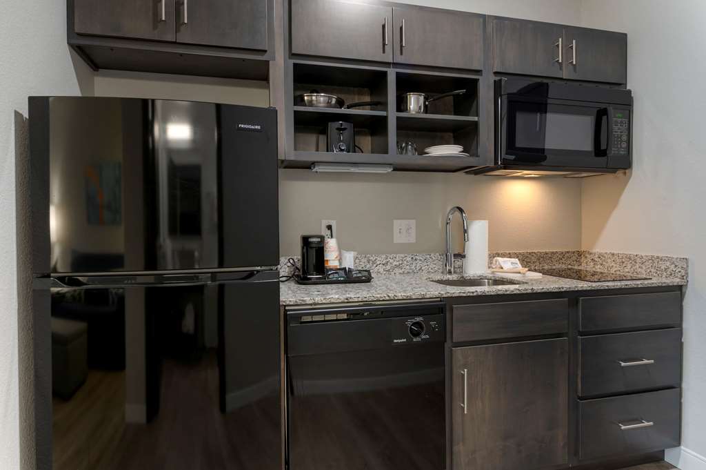 MainStay Suites Cincinnati University Uptown - photo 7
