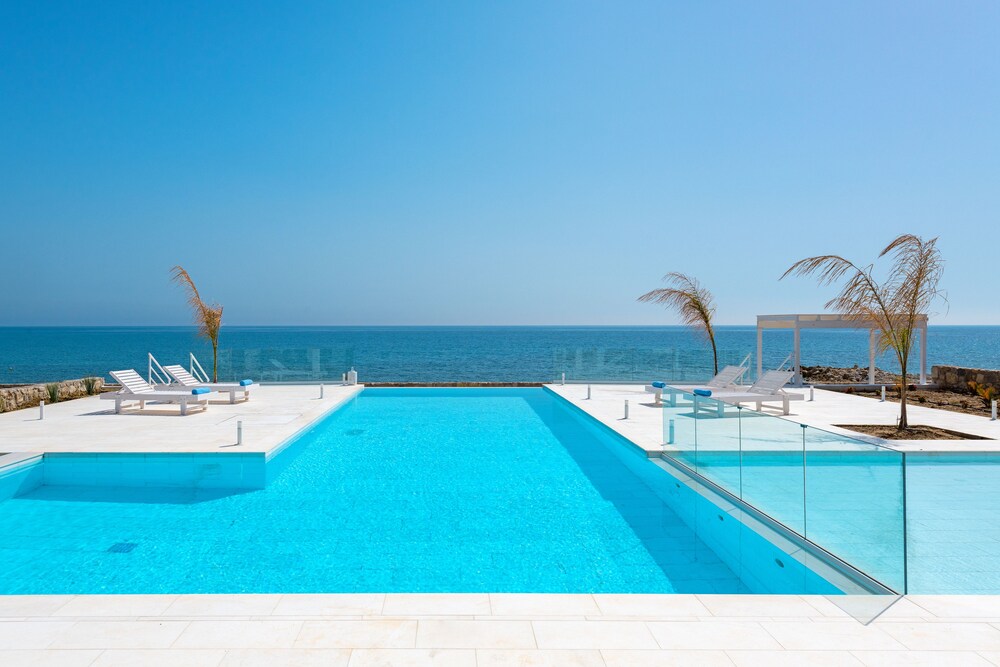 Maria & Nada Beachfront Villas — 4-Star Luxury Hotel in Rodos, Greece