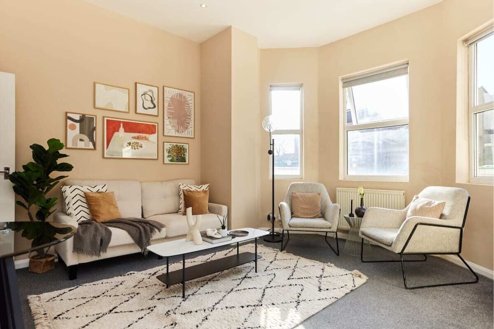 The Crystal Palace Crib Lovely 1BDR Flat