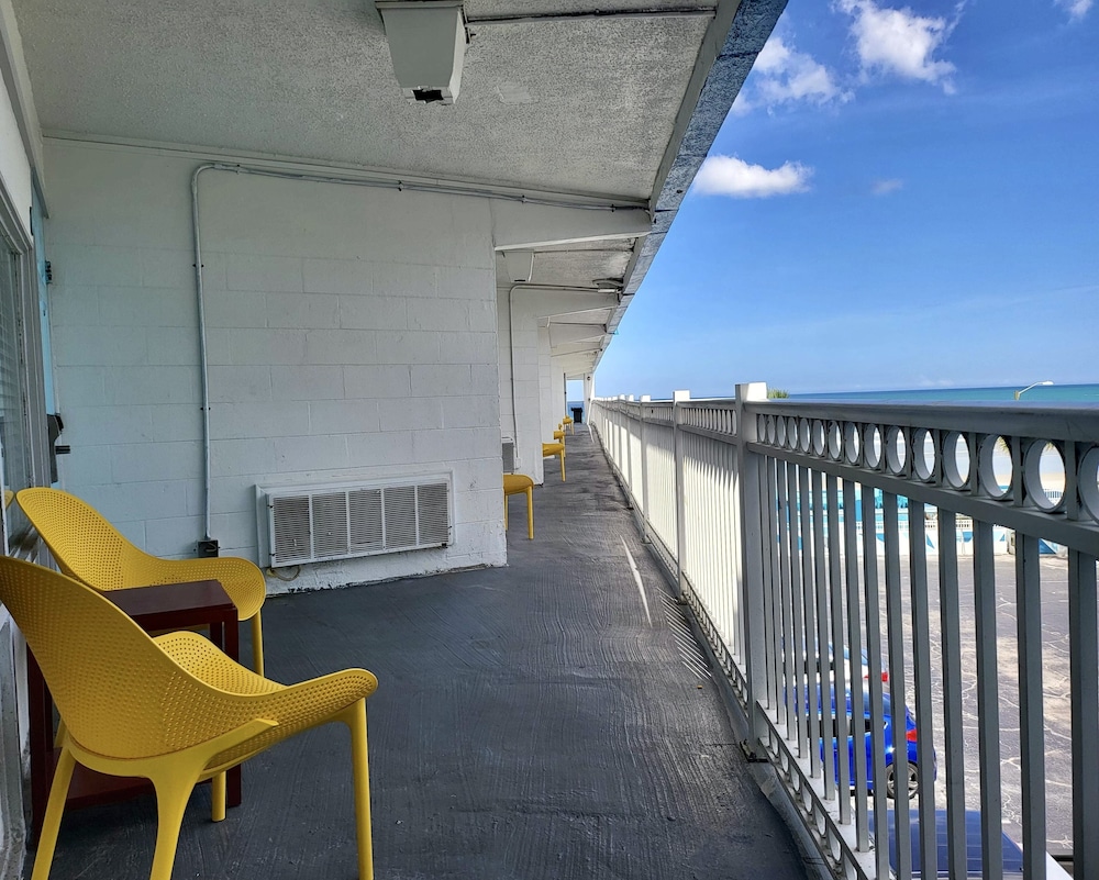 Chateau Mar Beach Resort - photo 28