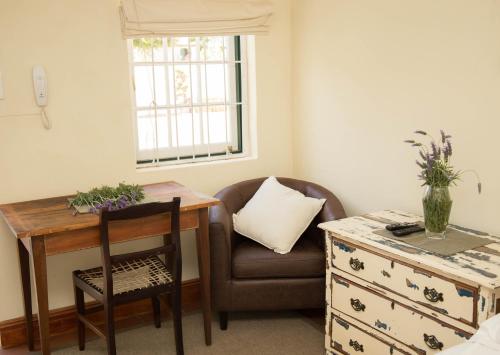 De Kothuize 4 — 4-Star Luxury Hotel in Graaff-Reinet, South Africa