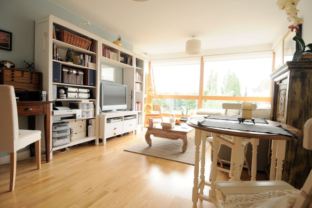Modern Apartment Near Portobello Rd — 4-Star Luxury Hotel in London, United Kingdom