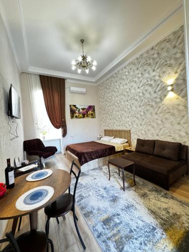 Silver Rooms