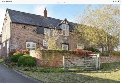 The Coach House Annex — 4-Star Luxury Hotel in Malpas, United Kingdom