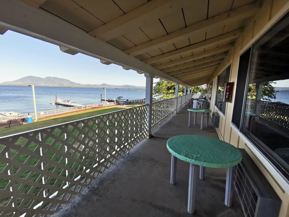 Skylark Shores Resort - photo 48