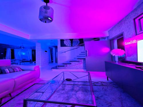 3 Bedroom Villa private pool hot tub