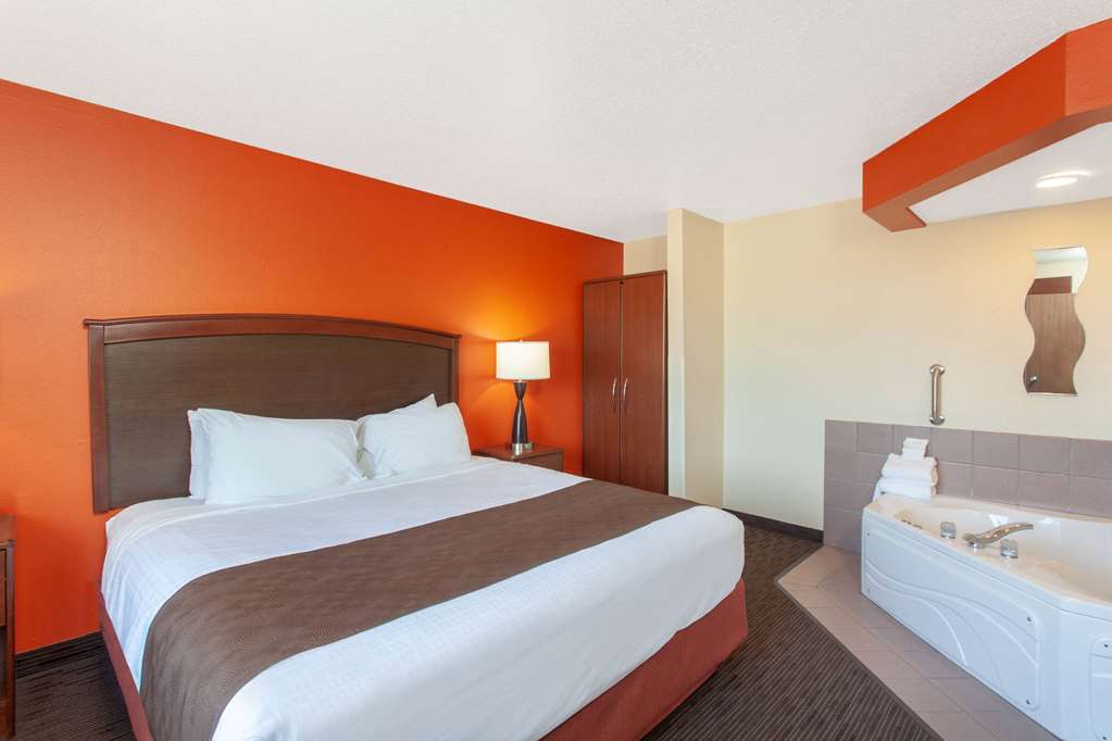 AmericInn by Wyndham St. Cloud MN I 94 - photo 7
