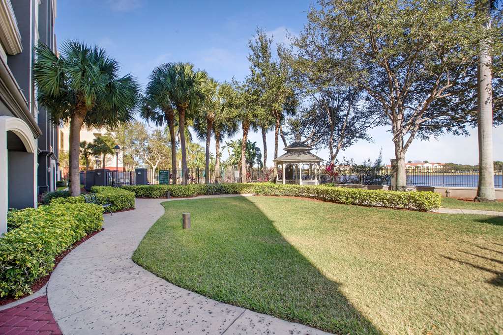 La Quinta Inn & Suites by Wyndham Ft. Lauderdale Airport - photo 27