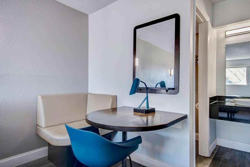 Motel 6 Osu N - photo 23
