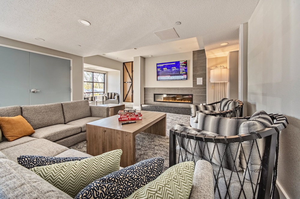 Staybridge Suites Cedar Rapids North by IHG - photo 27