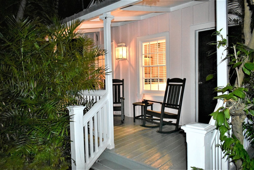 Simonton Court Historic Inn & Cottages - photo 56