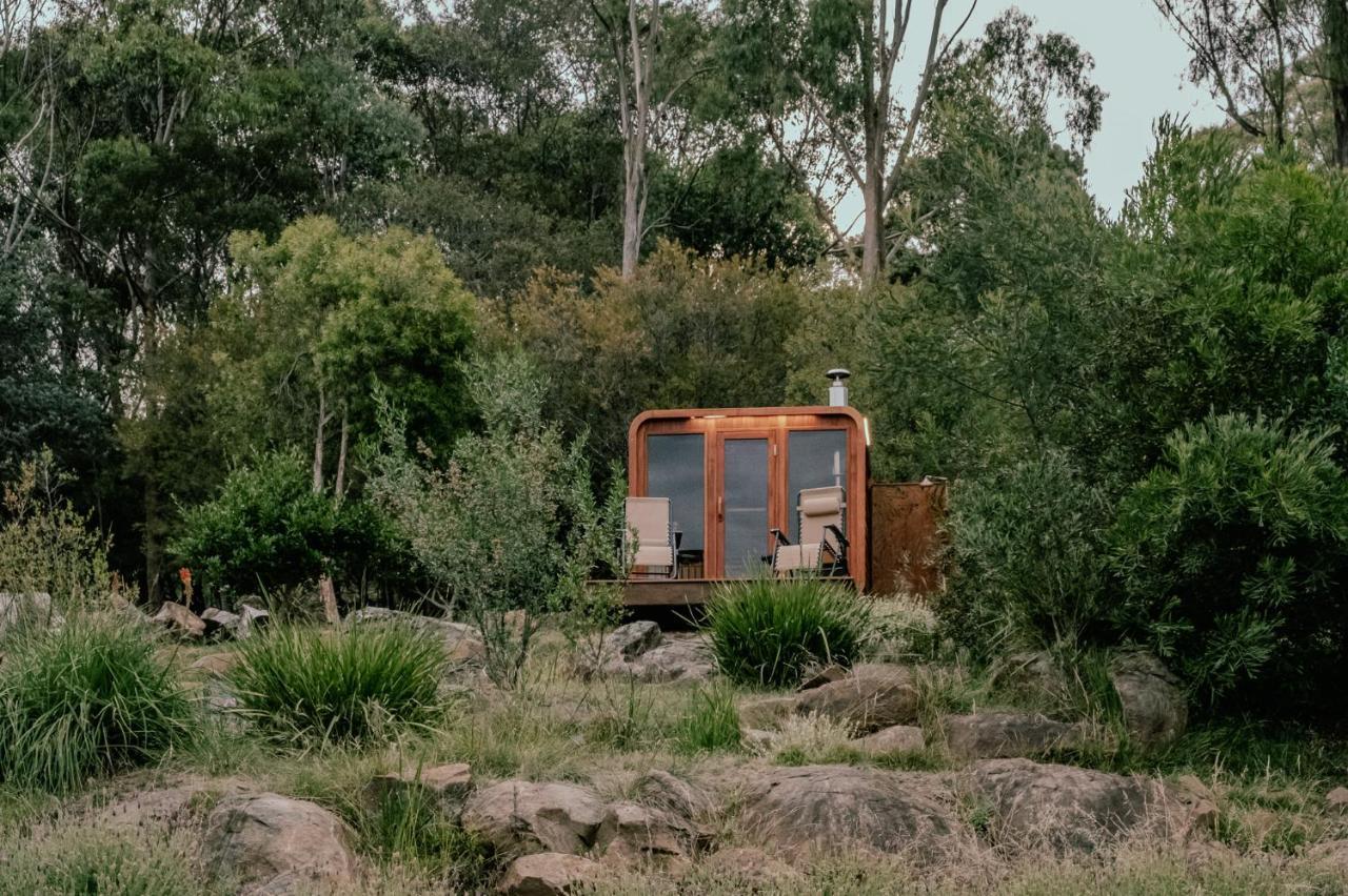 Outdoor Spa Sauna With Amazing Views At Jaclyn Studio — Riverside